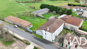 House in Anais (16560)