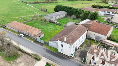 House in Anais (16560)