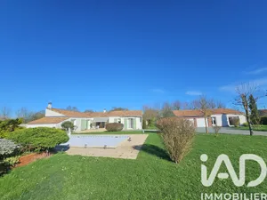 Traditional house in Amuré (79210)