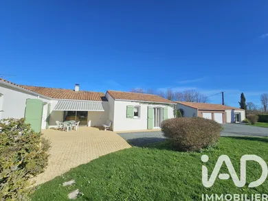Maison traditionnelle à Amuré (79210)