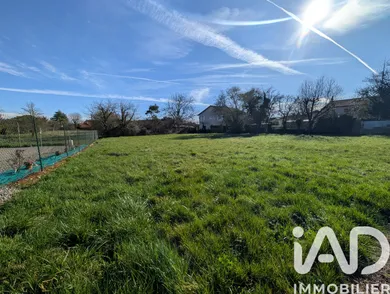 Terrain à bâtir à Lussac-les-Châteaux (86320)