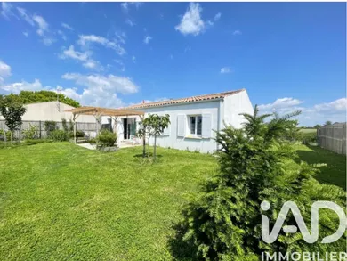 Maison traditionnelle à Sainte-Soulle (17220)