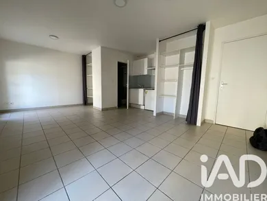 Immeuble à Vayres (33870)