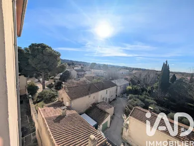 Apartment in Saint-Rémy-de-Provence (13210)