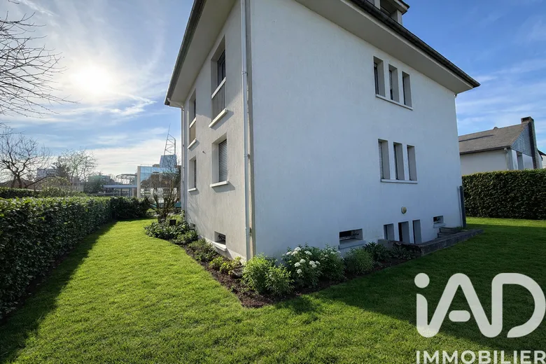 Immeuble 285 m² · à L'Aigle · 285 m² · 210 000 €