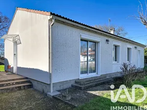 Detached house in Parthenay (79200)