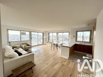 Apartment in Puteaux (92800)