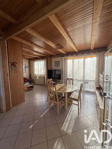 Apartment in La Rochette (77000)