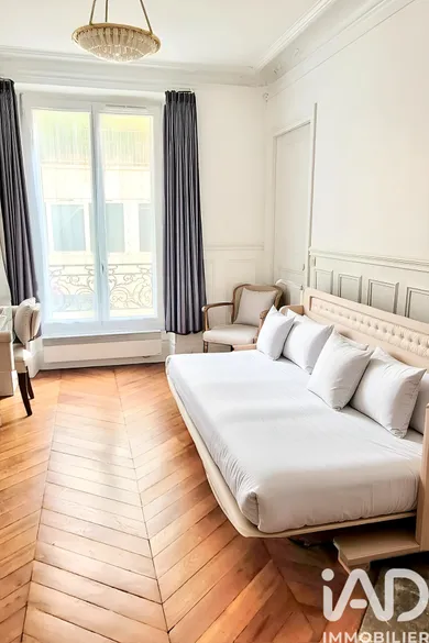Apartment in Paris (75016)
