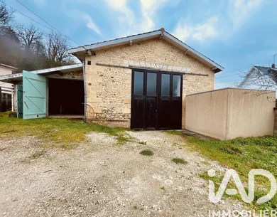 Building in Carignan-de-Bordeaux (33360)