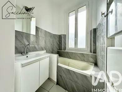 Apartment in Le Beausset (83330)