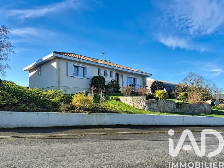 Maison 6 pièces 121 m² · à Chemillé-en-Anjou · 121 m² · 229 900 €