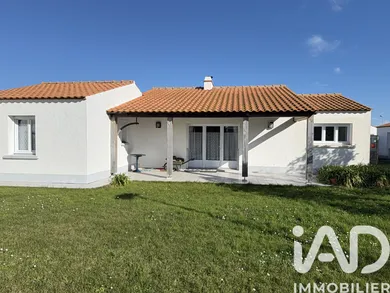 House in L'Épine (85740)