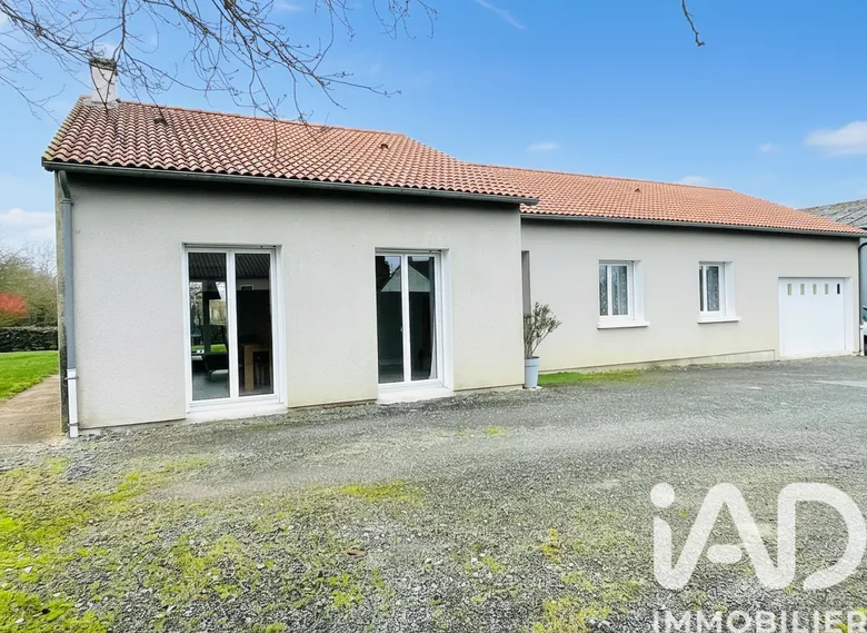 Maison 6 pièces 124 m² · à Chemillé-en-Anjou · 124 m² · 210 000 €
