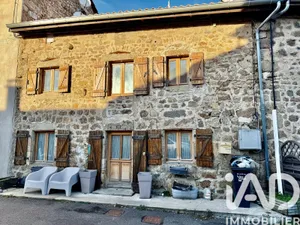 Village house in Apinac (42550)