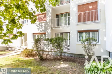 Apartment in Chilly-Mazarin (91380)