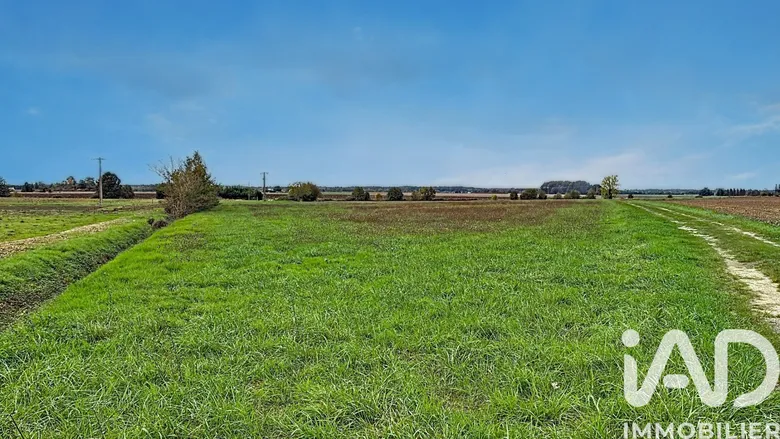 Terrain à Manthelan (37240) · 245 000 €