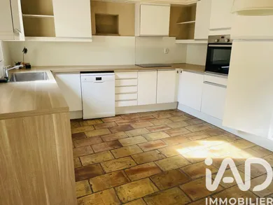 Apartment in Uzès (30700)