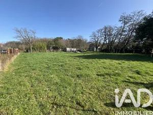 Terrain à bâtir à Saint-Benoît-la-Forêt (37500)
