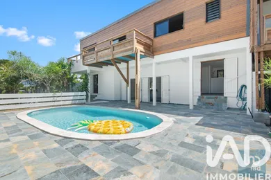 Building in Saint-Leu (97424)