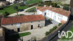 House in Champmillon (16290)