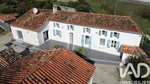 House in Champmillon (16290)