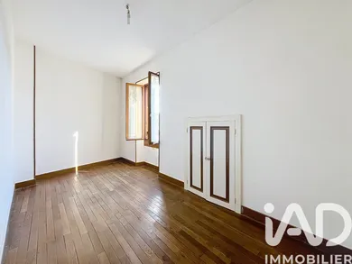 Immeuble à Mailly-la-Ville (89270)