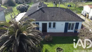 House in Vouharte (16330)