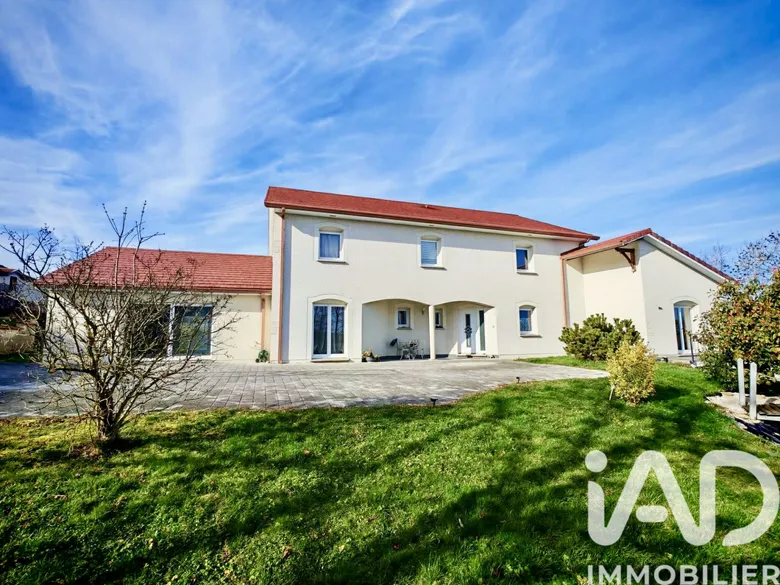 Maison 6 pièces 331 m² · à Châtenois · 331 m² · 399 000 €