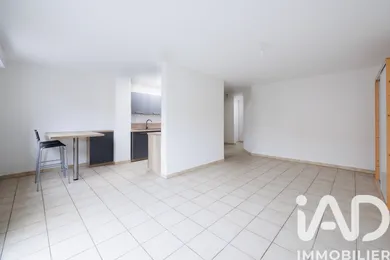 Apartment in Saint-Genis-les-Ollières (69290)