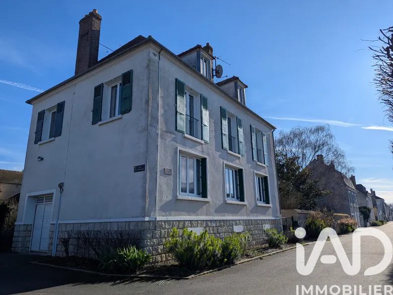 Maison 7 pièces 200 m² · à Neuvy-sur-Loire · 200 m² · 134 000 €