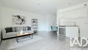 Apartment in Thiais (94320)