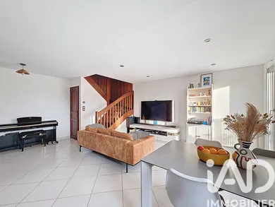 Duplex à Champs-sur-Marne (77420)