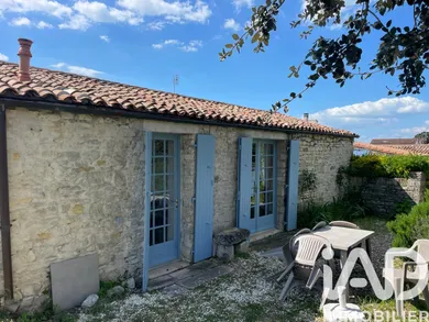 Traditional house in La Flotte (17630)
