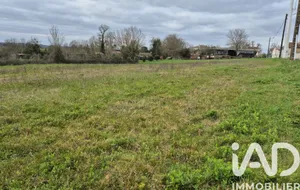 Terrain à bâtir à Allas-Bocage (17150)