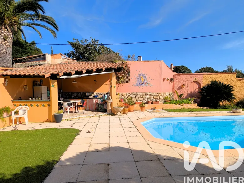 Maison 8 pièces 222 m² · à Bandol · 222 m² · 1 100 000 €
