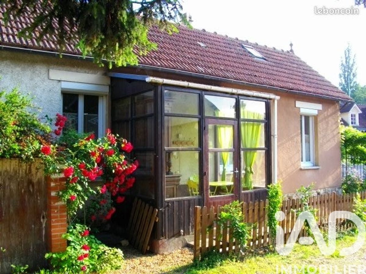 maison à Lèves