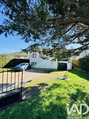 Maison traditionnelle à Douelle (46140)