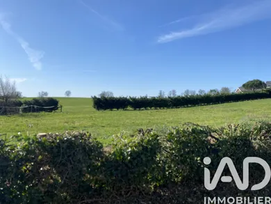 Terrain à bâtir à Chabrignac (19350)
