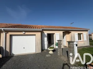 Pavillon à Louzy (79100)