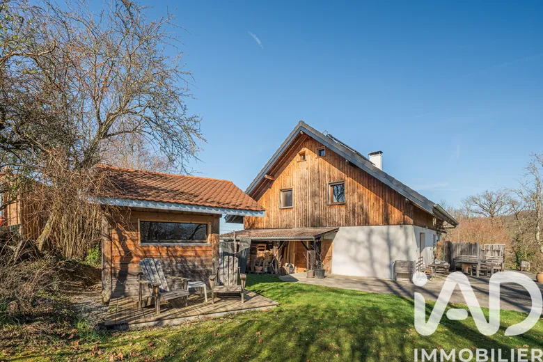 Maison 9 pièces 200 m² · à Saint-Ours · 200 m² · 680 000 €