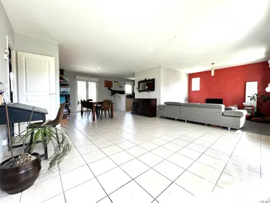 House in Vayres (33870)