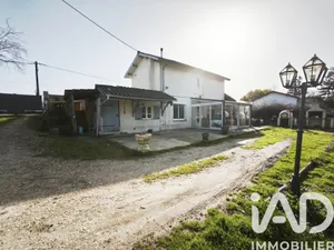 Maison traditionnelle à Les Peintures (33230)