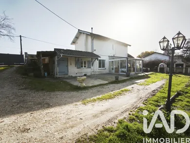 Maison traditionnelle à Les Peintures (33230)