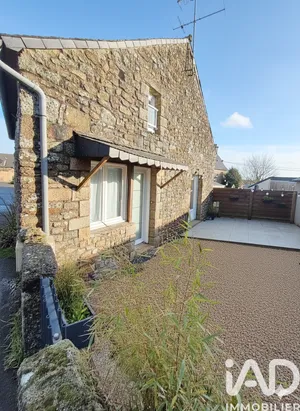 Village house in Plaintel (22940)