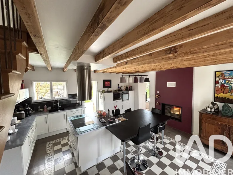 Maison 8 pièces 245 m² · à Basse-Goulaine · 245 m² · 649 990 €