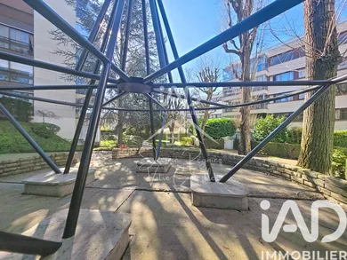 Apartment in Le Chesnay (78150)