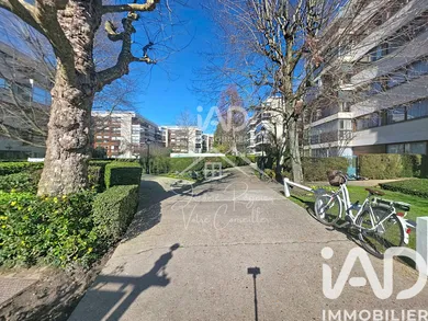 Apartment in Le Chesnay (78150)