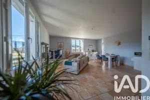 Apartment in Rochecolombe (07200)