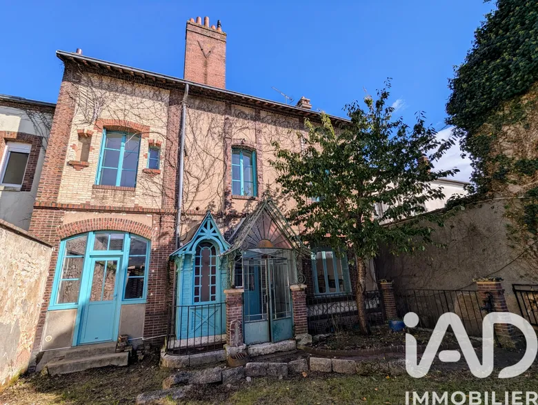 Maison 8 pièces 193 m² · à Châteaudun · 193 m² · 325 000 €